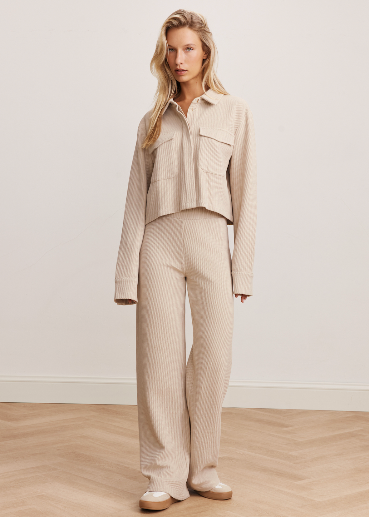 Moon Classic Flared Pant - Feather